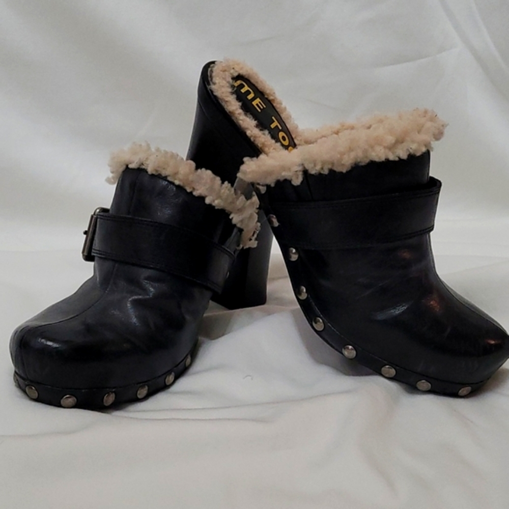 Me Too  womans fleece lined mules
